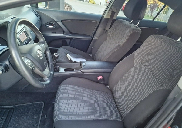 Toyota Avensis cena 31990 przebieg: 137158, rok produkcji 2010 z Skarszewy małe 407